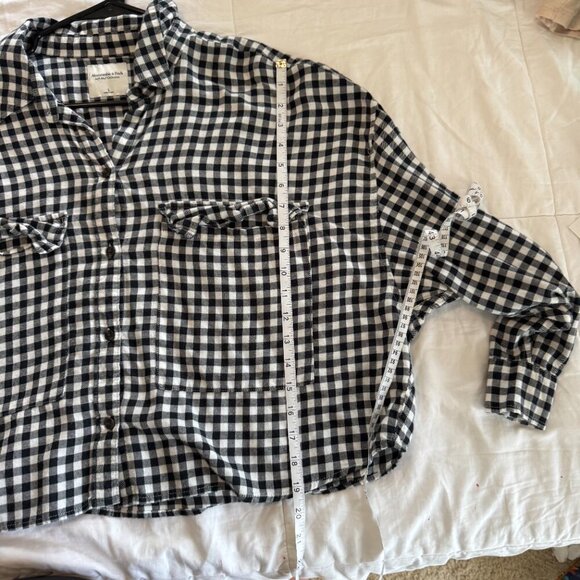 Abercrombie & Fitch Soft A&F Collection Gingham Button Down Cropped - Picture 9 of 9